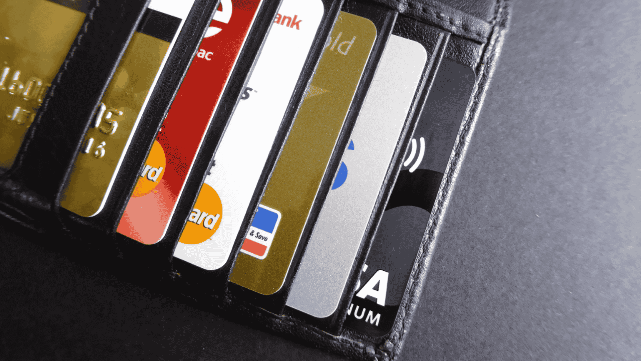 FBR credit card crackdown tracking non-filers’ transactions in Pakistan