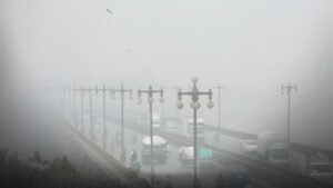 Lahore smog business closures affecting shops and evening sales